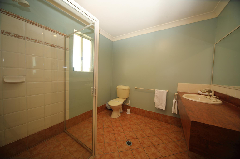 Bathroom 9