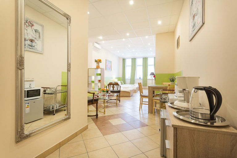 Food & Drinks, Apartments Poznan Polwiejska by Renters, Poznań City