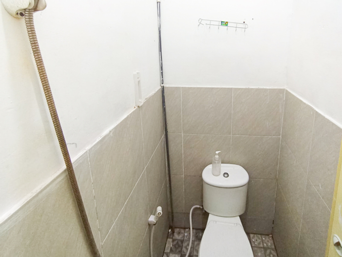 Bathroom 11