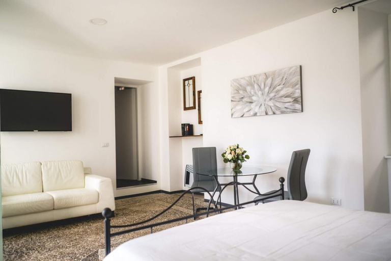 Bedroom 3, Villa Terrazza sul Lago, Novara