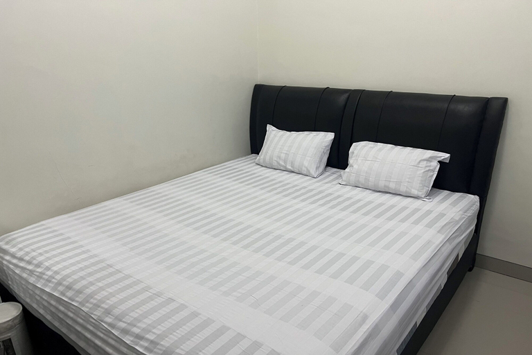 Bedroom 5, Hotel O Anda Kost 2 Near Lapangan Syech Yusuf Discovery, Gowa
