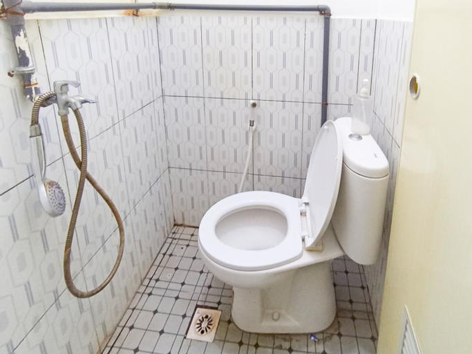 Bathroom 14
