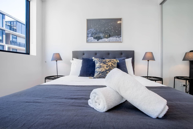 Bedroom 3, Stunning Bright Apartment At Hawthron/Glenferrie Station, Melbourne