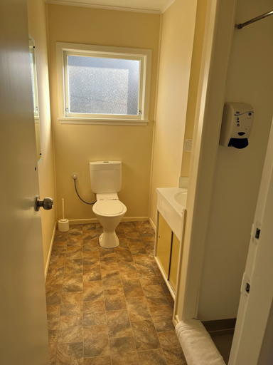 Bathroom 3, Classic Motel, Hamilton