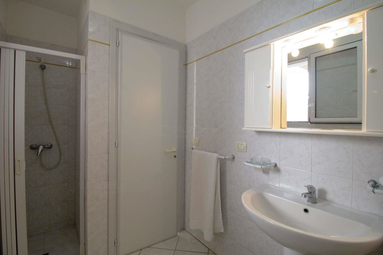 Bathroom 4, Front Beach Posto Vecchio 2, Lecce