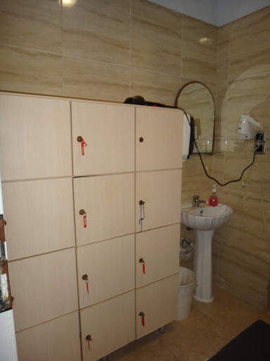 Bathroom, Skourtaniotis spa rooms, Central Greece