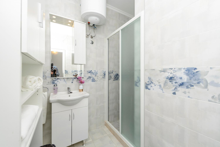Bathroom 2, Lorelai Apartments, Dubrovnik