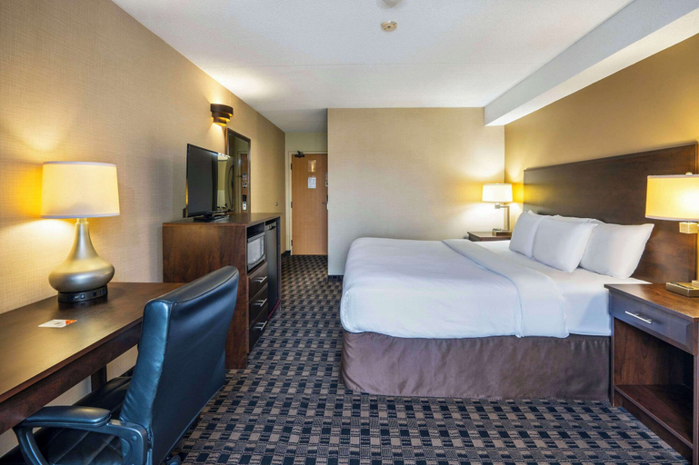 Bedroom 3, Comfort Inn Midland, Simcoe