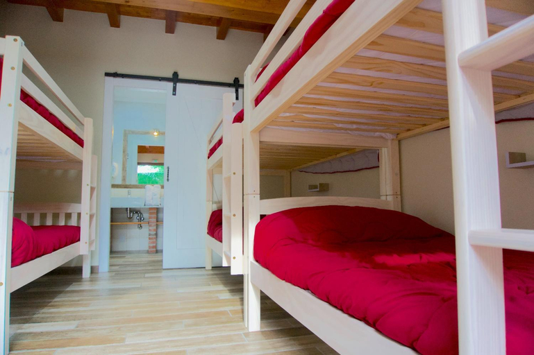 Others 3, La Cala Hostel, Cantabria