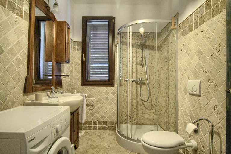 Bathroom 3, Trullo Settemisi, Lecce