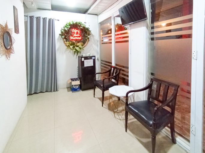 Public Area 3, Ariska Room near Alun Alun Jombang RedPartner, Jombang