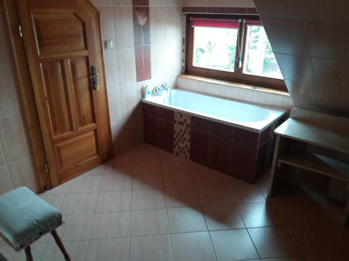 Bathroom 3, Gajowe Zacisze, Lwówek Śląski