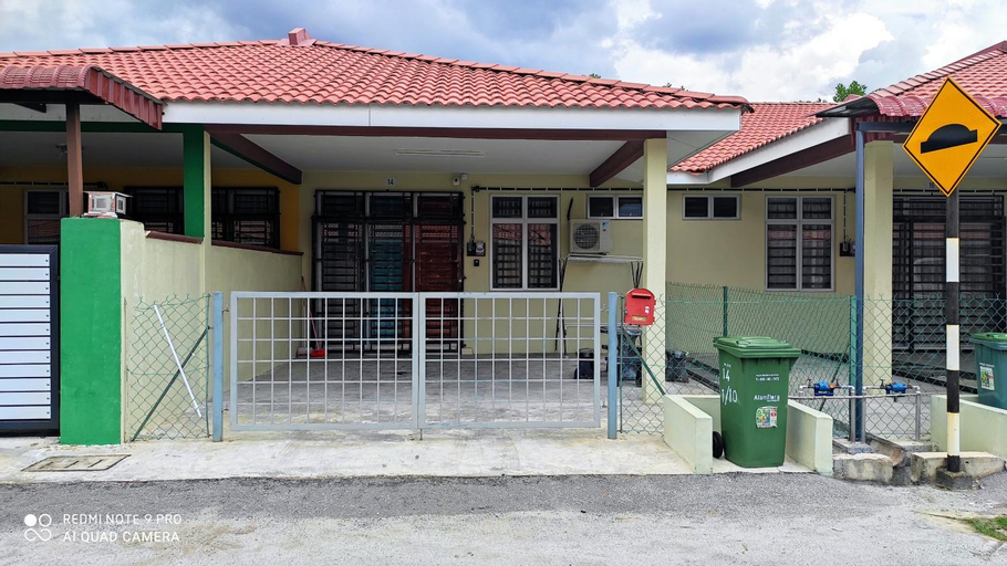 Neesa Homestay Bukit Gambang(Muslim Friendly), Kuantan