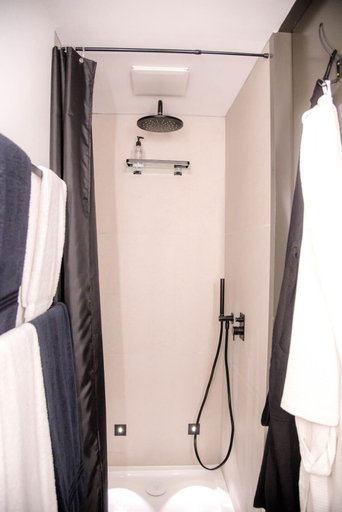 Bathroom 3, The Loose Box, Sudbourne, Suffolk