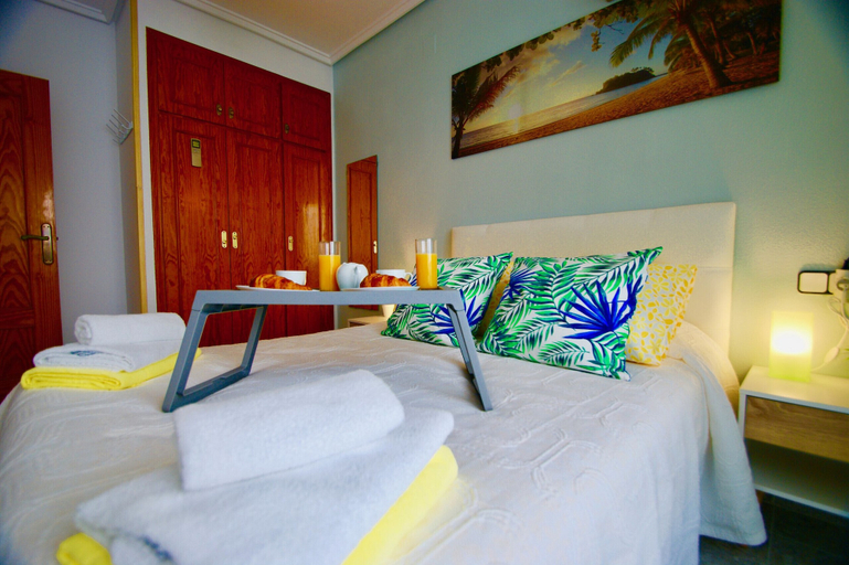 Bedroom 3, 008 Absolute Beach - NEW - Ac/wifi, Alicante