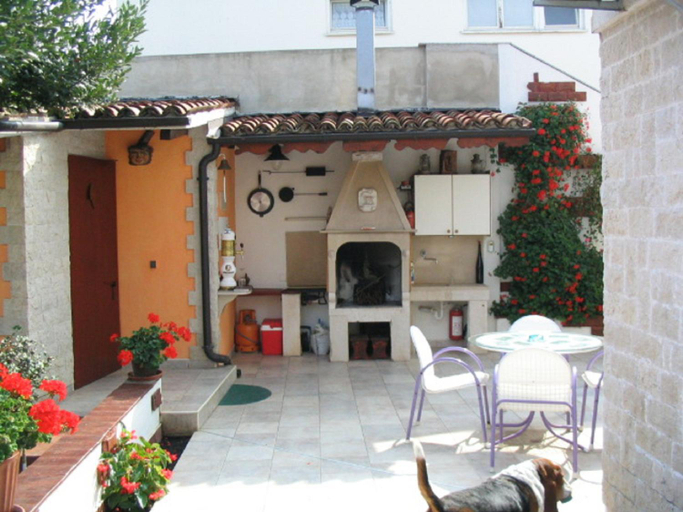 Facilities 4, Apartment Dady with a large covered terrace, Fažana