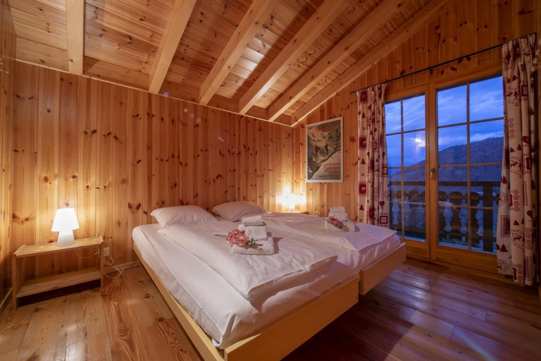 Bedroom 2, Chalet Lustycru, Martigny
