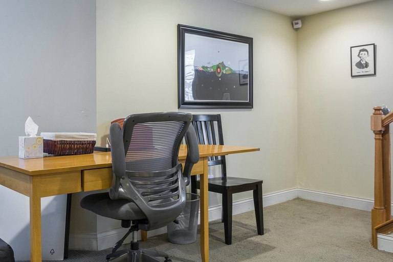 Others 5, Spacious Split-level Apartment - Great for Groups, Cook