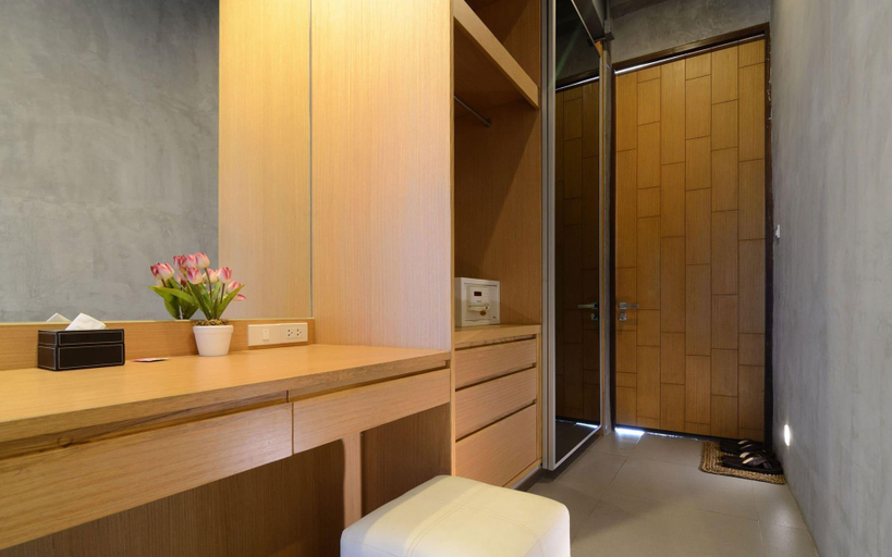Bathroom 7