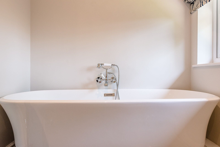 Bathroom 4, Chapel Cottage, Pond Hall Farm, Hadleigh, Suffolk