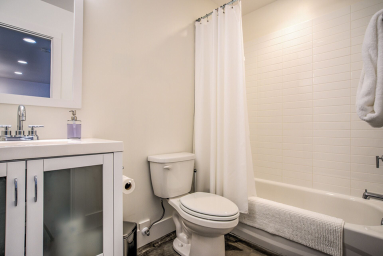 Bathroom 4, 1bdbrand Newmodern-chíc Cottage Near Downtown, El Paso