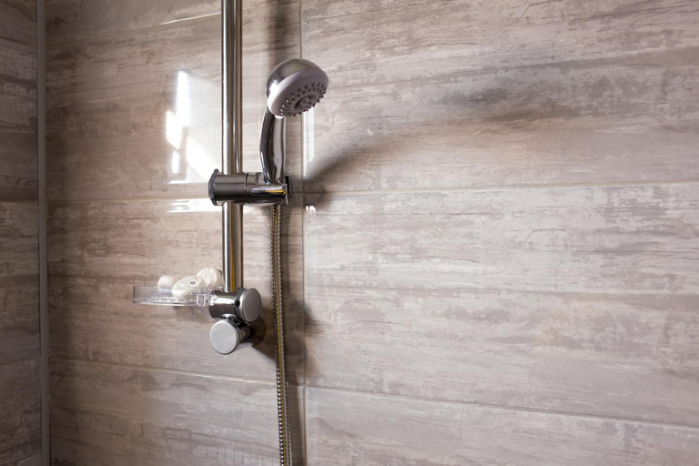 Bathroom 2, La Casa, Niš