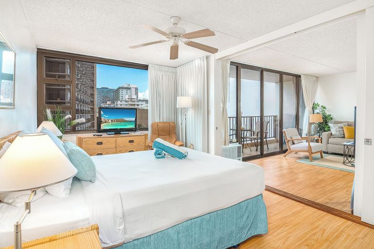 Bedroom 3, Partial Ocean View Condo with King or Queen Bed and Parking, Honolulu