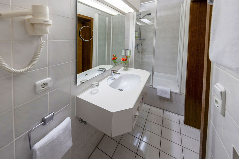 Bathroom 5, Hotel Brack, München