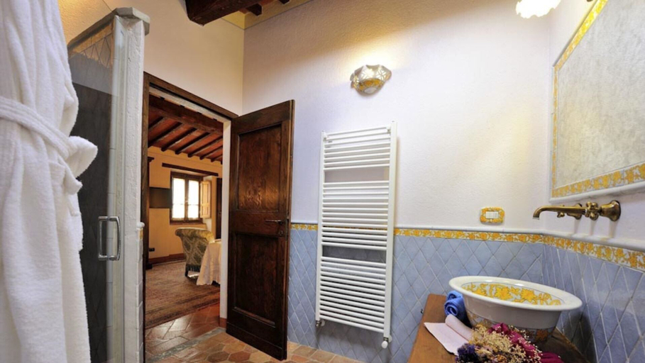 Bathroom 5, Mulino della Villa, Arezzo