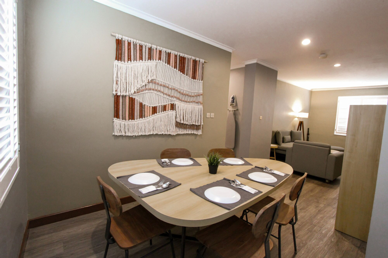 Dining Room 7