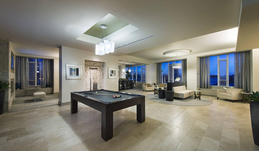 Others 3, Luxurious Studio in the Seaport District, Boston