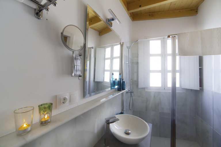 Bathroom 3, Green-Apartments Mansion Blue Catedral, Sevilla