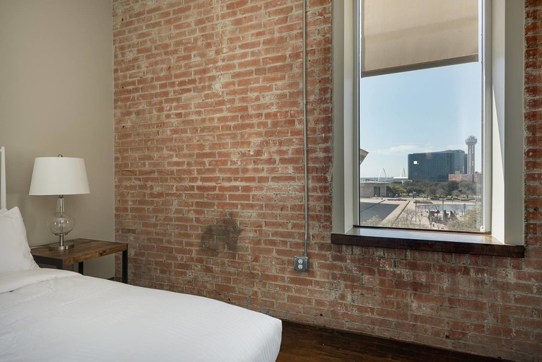 Bedroom, Modern 1bd in the Core of Downtown, Dallas