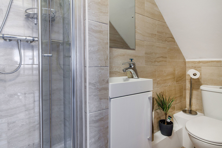 Bathroom 3, TH Serviced Apartment London, London