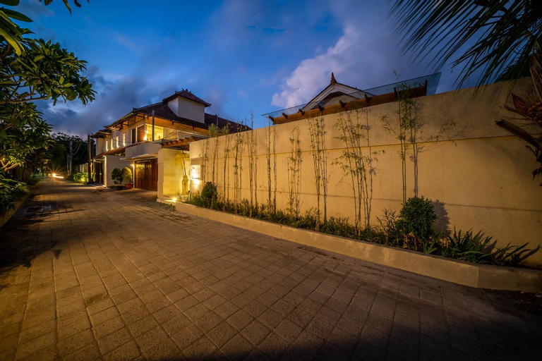 Villa Palm Putri - Tropical Holiday Haven, Denpasar