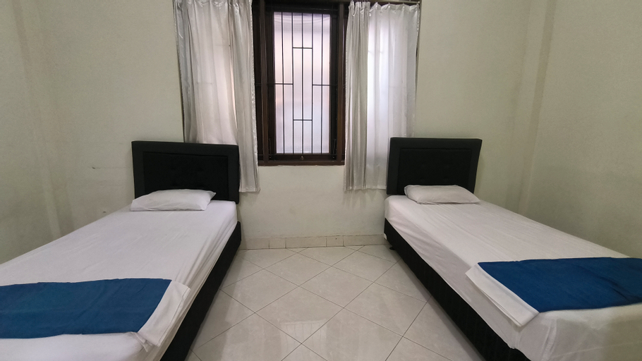 Bedroom 12