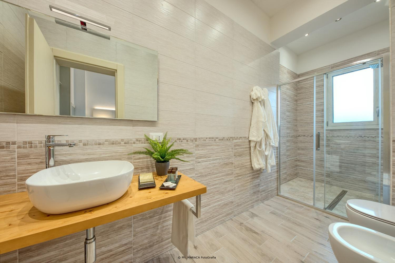 Bathroom 4, B&B Gianmarti Suite, Lecce