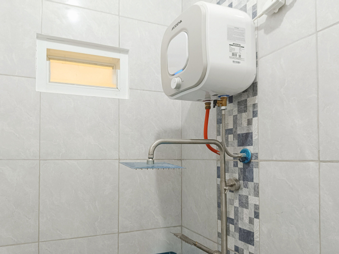 Bathroom 14