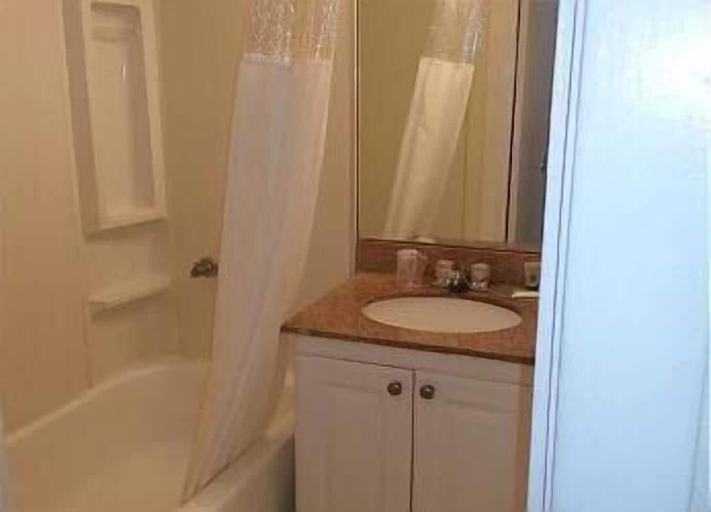 Bathroom 4, Hollywood Beach Resort- Beautiful Large Studio, Broward