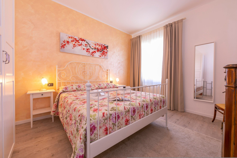 Room 3, La Maison Fleurie Appartamento Giglio, Brescia