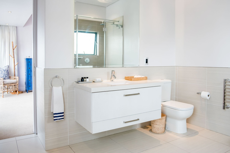 Bathroom 3, Le Paradis Penthouse Apartment, Overberg