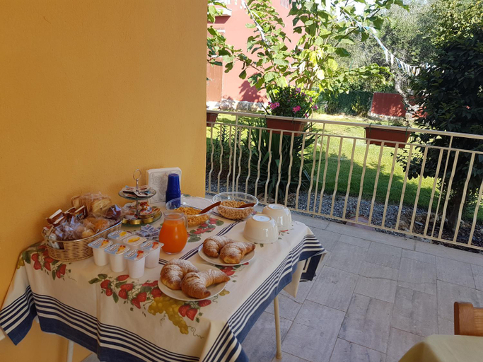 Others 4, B&B Lara Santola, Bari