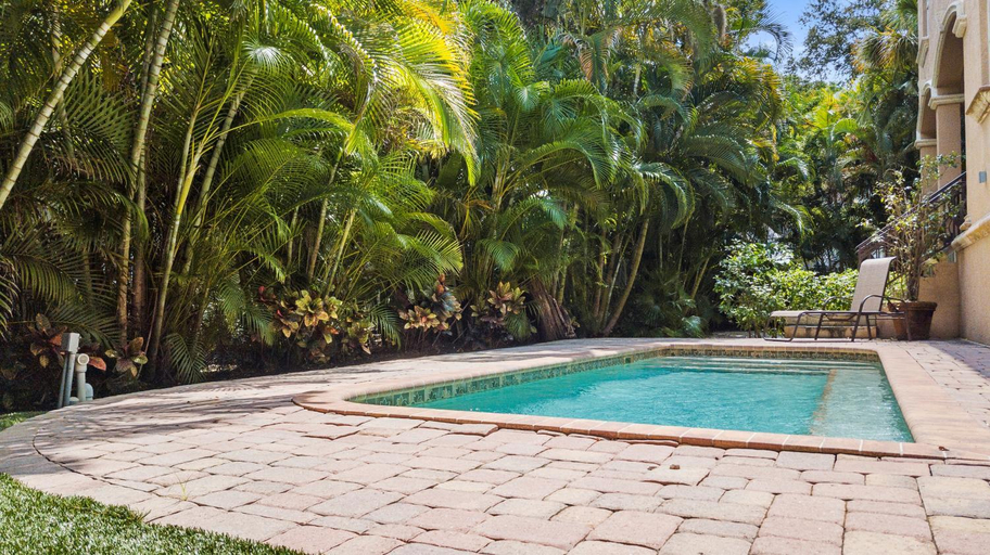 Sport & Beauty 2, Luxury Home w/ Heated Pool and Private Beach Access, Sarasota