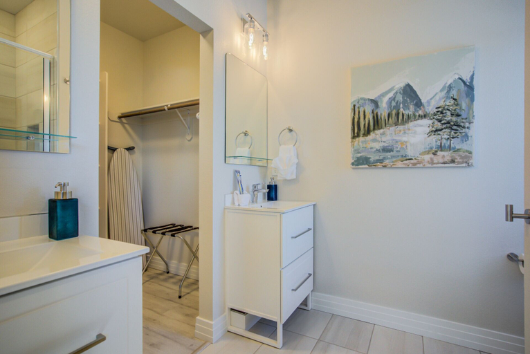 Bathroom 4, 4BR Mnt Viewsmodern Urbanityrooftop Patio, El Paso