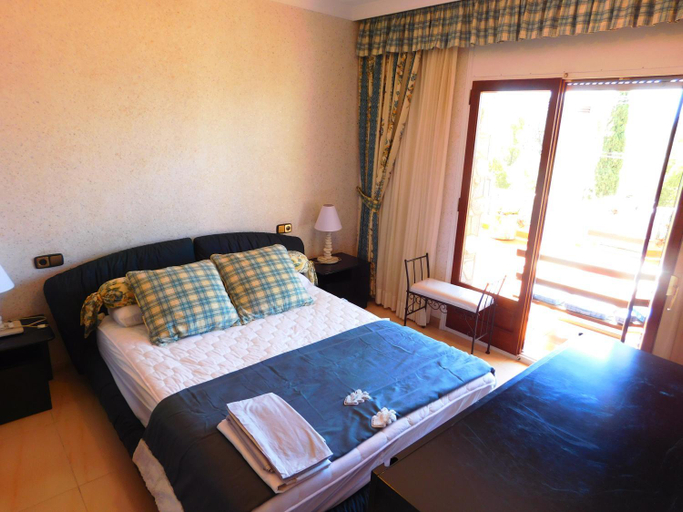 Bedroom 2, GMID IMMO Casa Canyelles, Girona