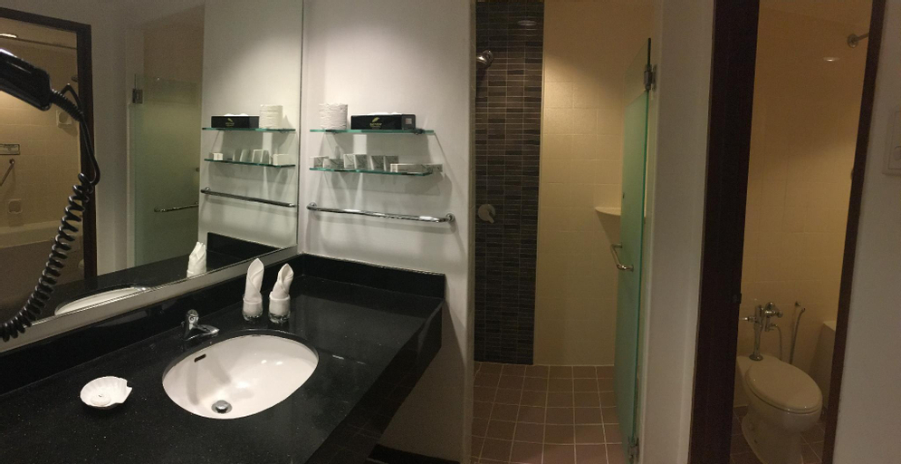 Bathroom 10