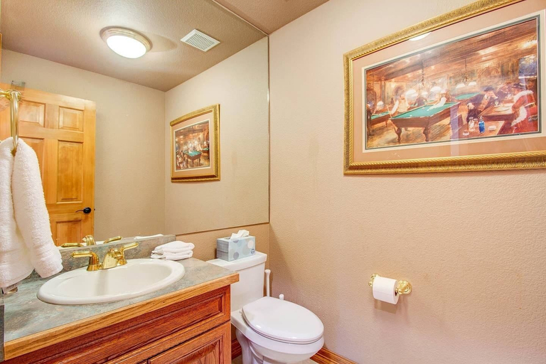 Bathroom 4, 3bdwhere the Foxes Runluxurious, Usaf Academy, El Paso