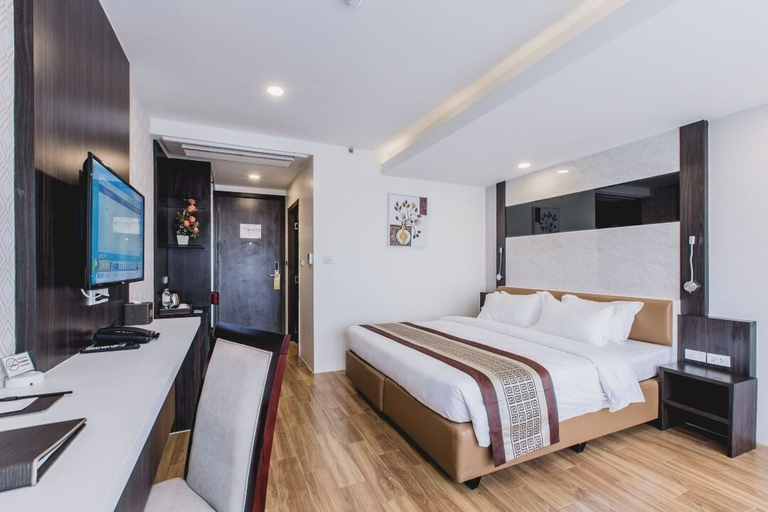 Bedroom 3, Golden Jomtien Beach Hotel, Pattaya