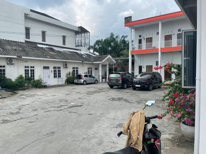 Exterior & Views 1, Spot ON 93947 Bahagia Guest House, Medan