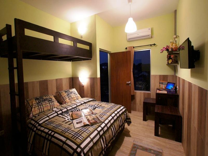 Bedroom 13